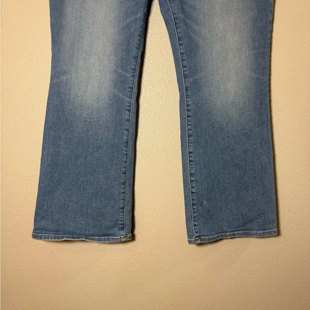 Madewell Mid Rise Kickout Jeans 33